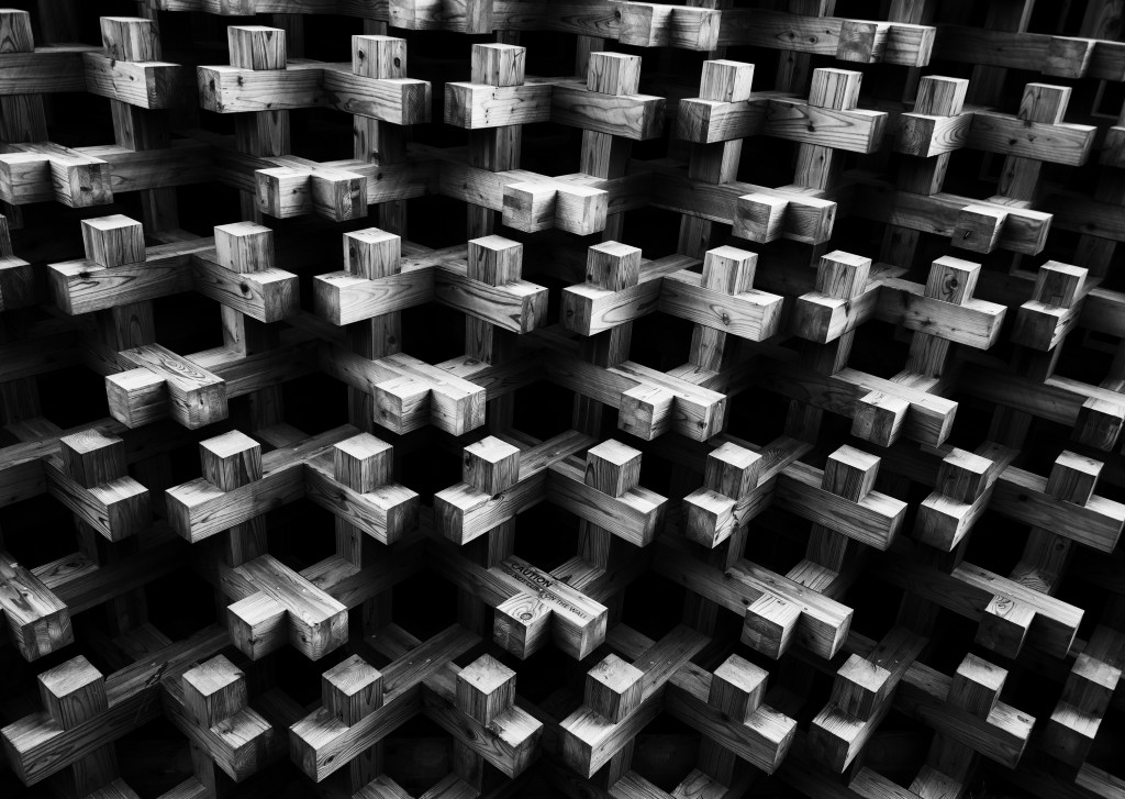 La felicità altrui ci rende tristi 