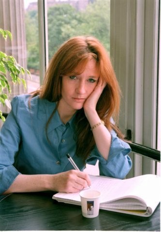 Author-photo-shoot-harry-potter-vs-twilight-29128478-333-479