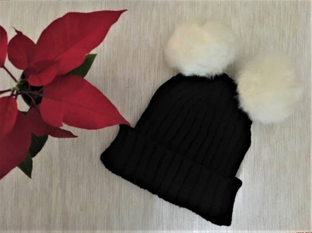 In 4 mosse: realizzare un cappello con doppio pompon a basso&nbsp;costo